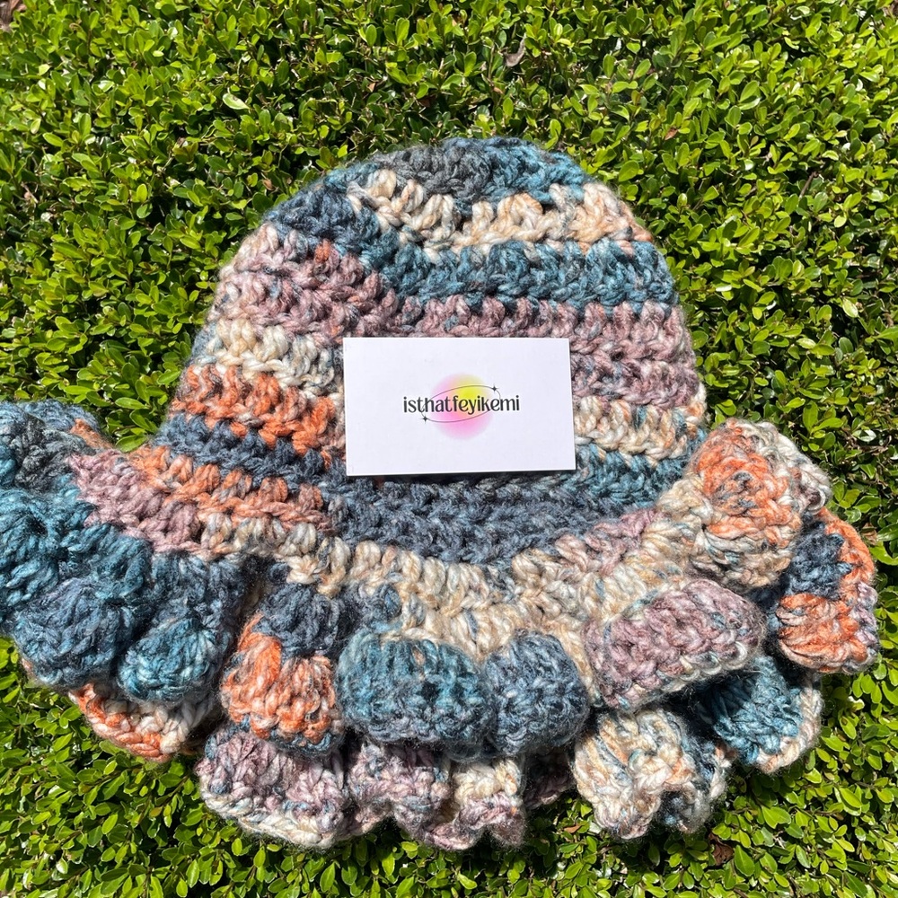 ✰ Handmade crochet ruffle bucket hat ✰